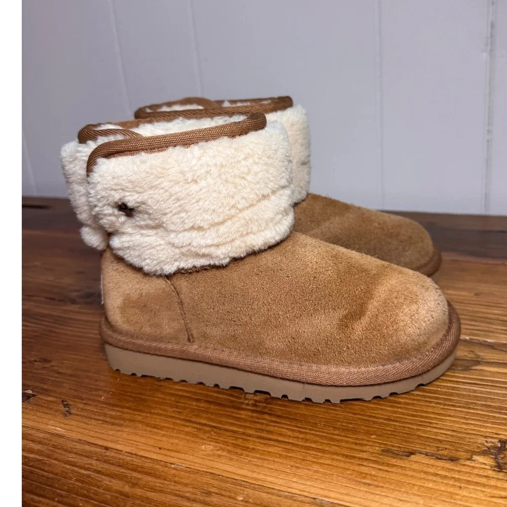 UGG Kids Classic Jona Luxury Boot Sz 11 Chestnut Suede Sheepskin Lined Fold Over